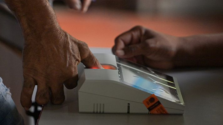 Telediario 1 - ¿Por qué nuestras huellas son únicas?