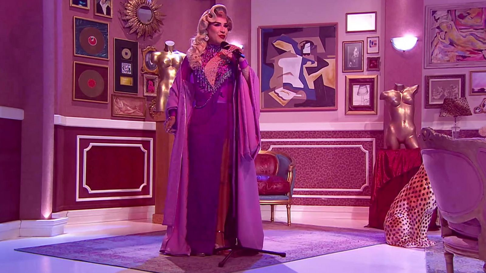 Cine de barrio - El último cuplé (presentación) - ver ahora