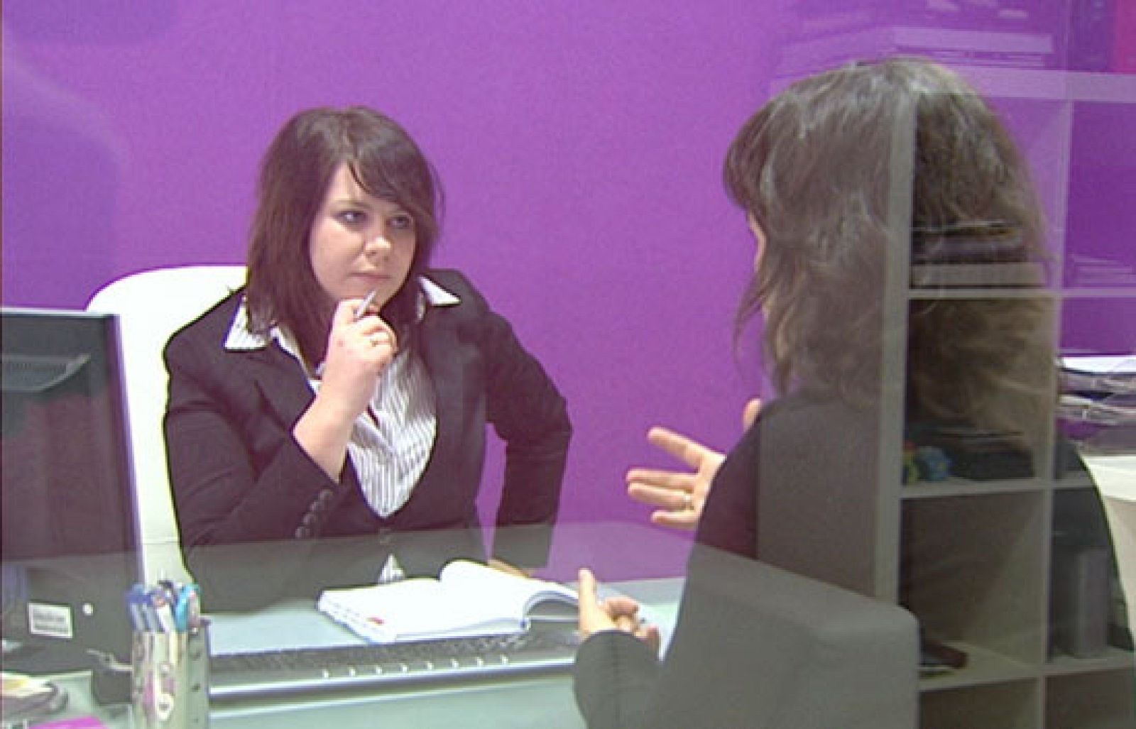 Cruz Roja ha puesto en marcha un programa gratuito de ayuda a mujeres inmigrantes | Ver