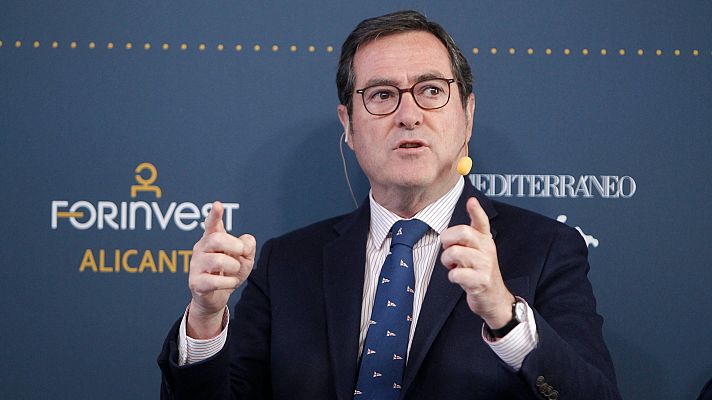 Informativo 24h - La CEOE defiende que "hay que trabajar por pensiones dignas", pero critica que se les ha excluido del debate