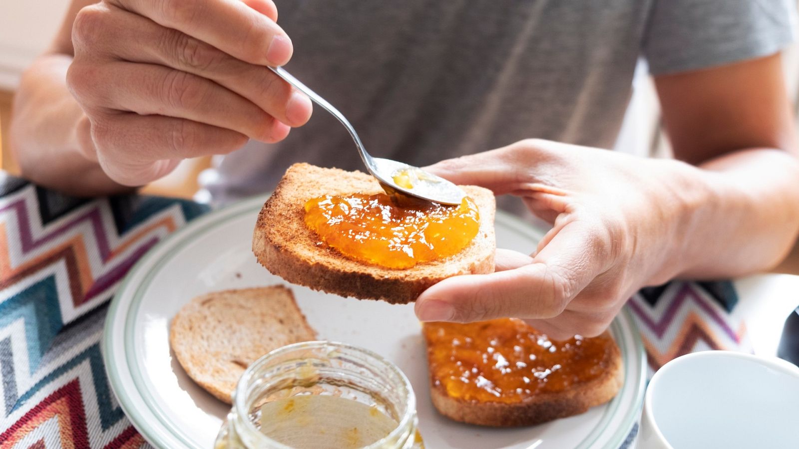¿Cómo debe ser un desayuno saludable?