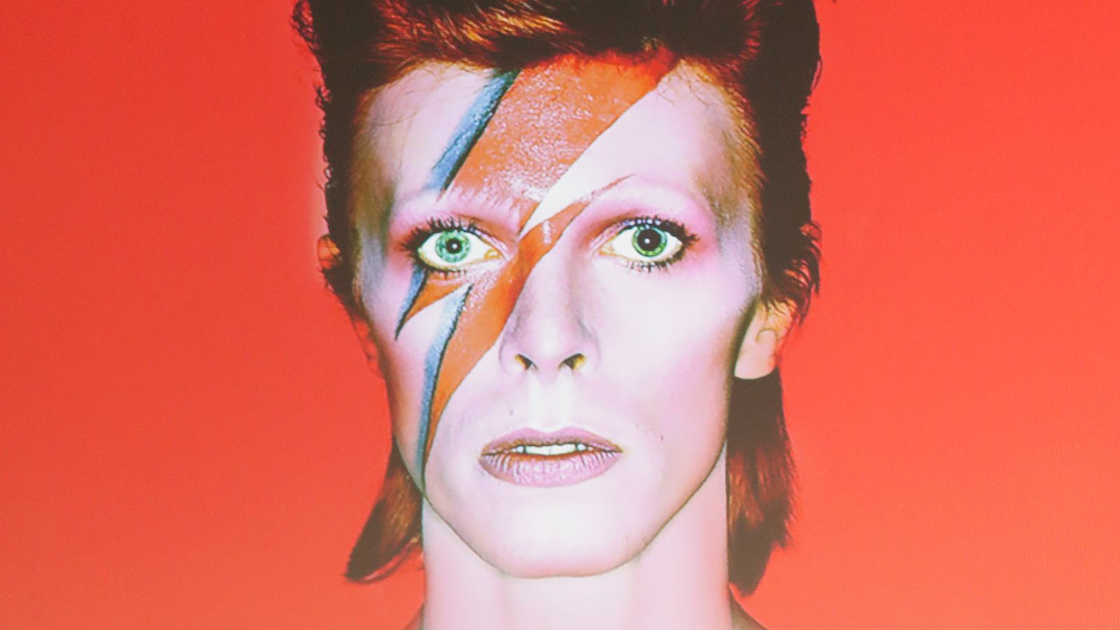 David Bowie por Brian Duffy, el fotógrafo de sus años dorados | Ver