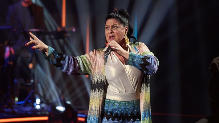 Cover Night - Chelo Pantoja defiende su cabina con "Lágrimas negras"