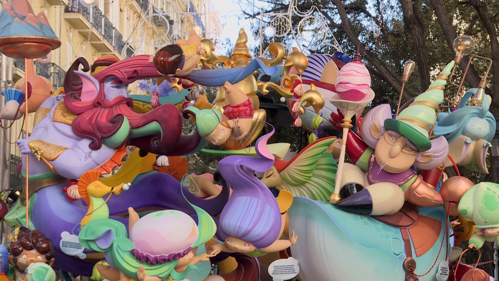 Los monumentos infantiles culminan su plantà