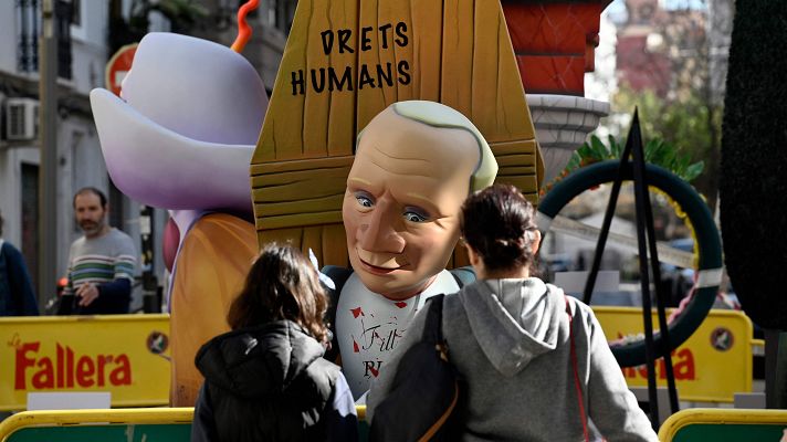 Telediario 1 - Las fallas no olvidan a los políticos con su habitual sátira política