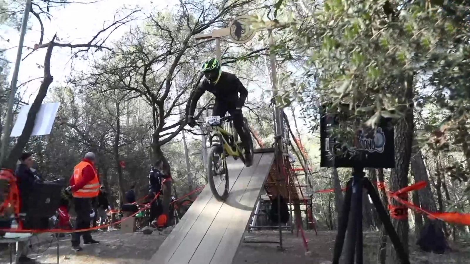 Mountain Bike - Descenso Sant Andreu de la Barca - ver ahora