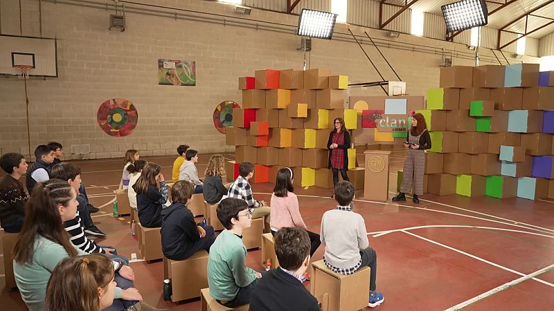 �Qu� haces para evitar el acoso escolar? - Aprendemos en Clan. El debate | Ver