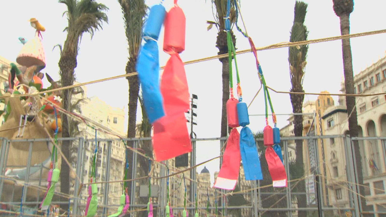 ¿Cómo se prepara una mascletà en la Plaza del Ayuntamiento?