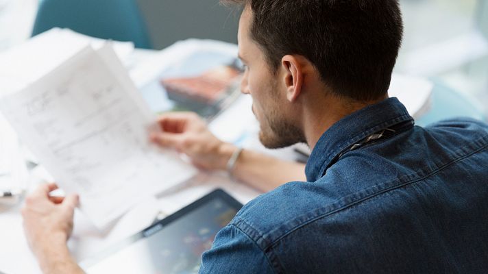 Telediario 1 - Ocho de cada 10 pacientes de cáncer se sienten discriminados a la hora de contratar una hipoteca o un seguro de salud