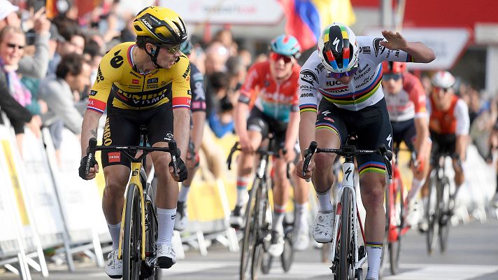 Ciclismo - Primoz Roglic se lleva la victoria en la primera etapa de la Volta