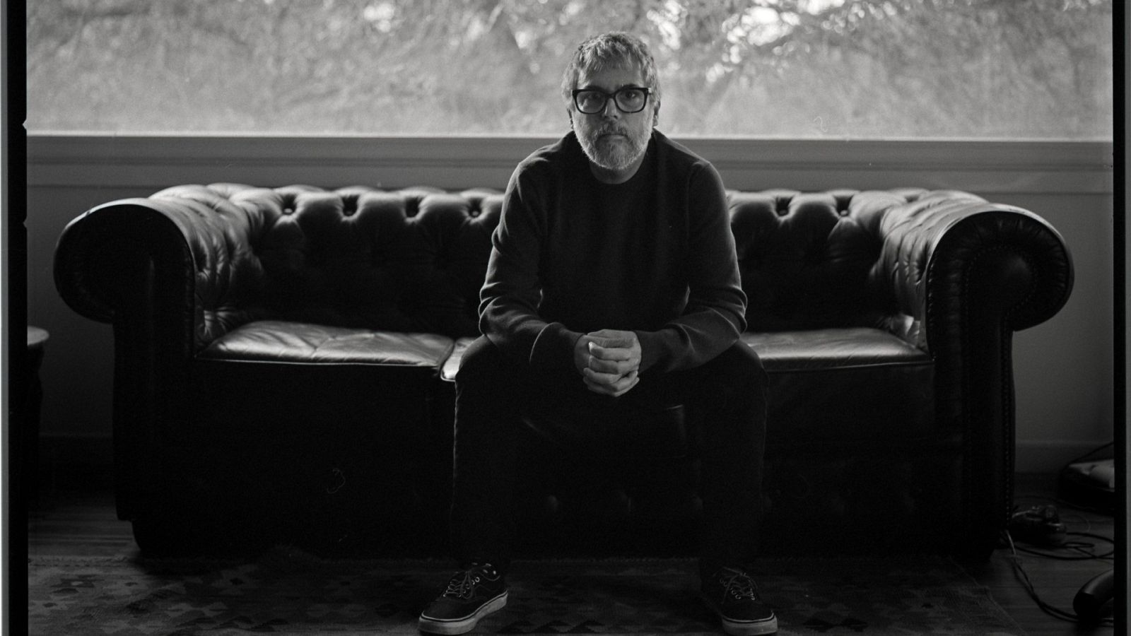 Iván Ferreiro y su hermano Amaro van más allá con "Trinchera Pop" - Atención obras | Ver