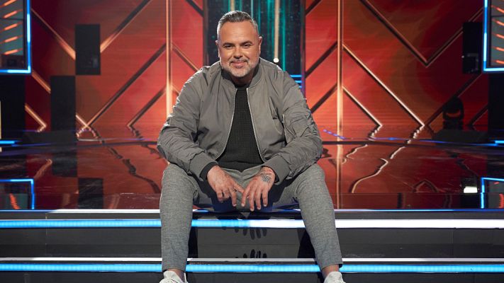 Cover Night - Magán se anima a bailar bachata con Chanel en Cover Night