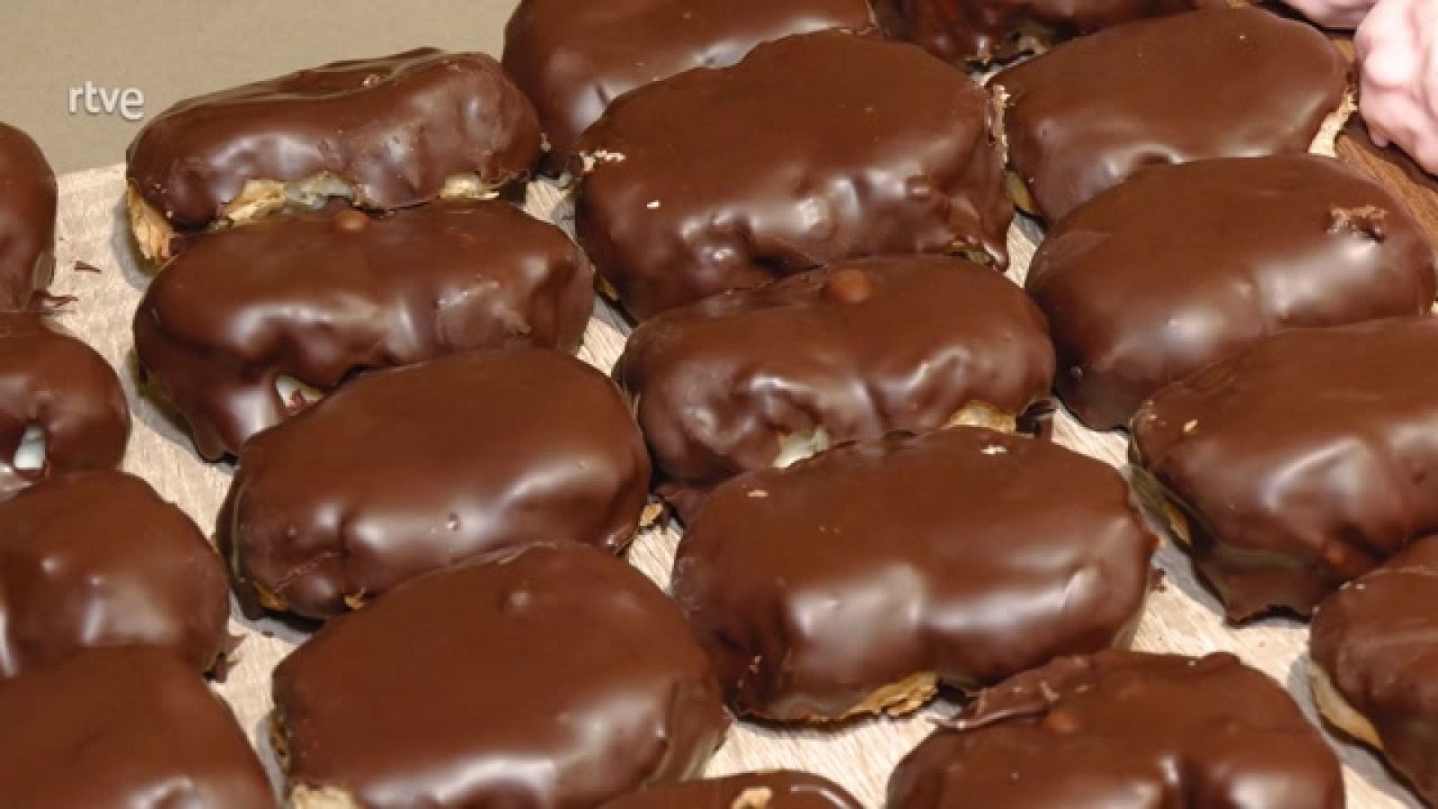 Así se hacen las deliciosas palmeras de Morata de Tajuña - Ahora o nunca | Ver