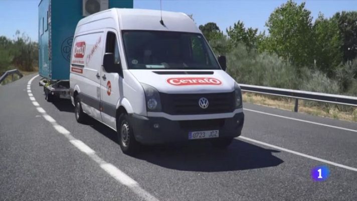 Telediario Fin de Semana - La Barraca de cine, de inspiración lorquiana, lleva la gran pantalla de pueblo en pueblo