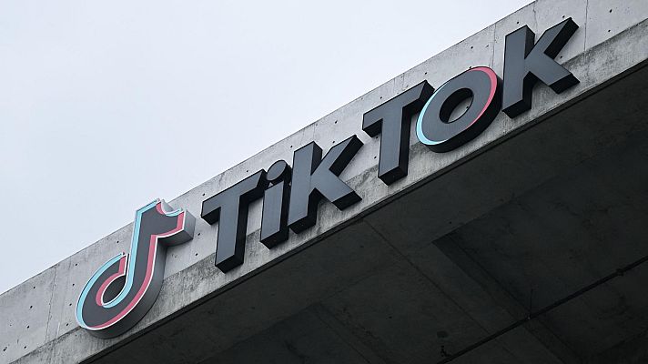 Telediario Fin de Semana - Italia abre una investigación a TikTok por un reto viral peligroso para la salud