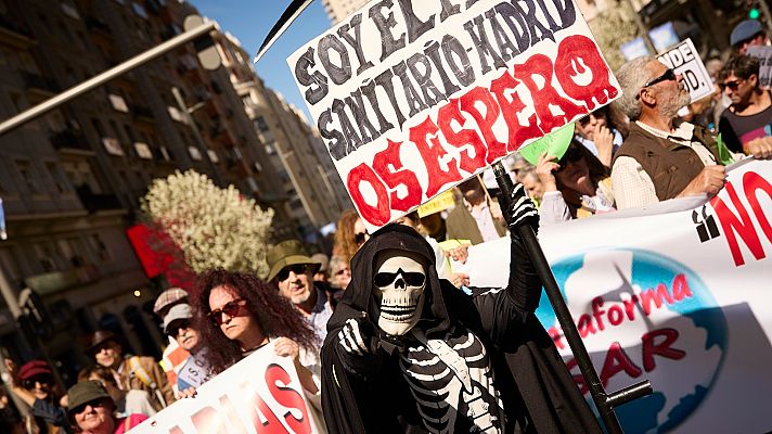 Telediario Fin de Semana - Las calles de Madrid se vuelven a llenar en defensa de la sanidad pública