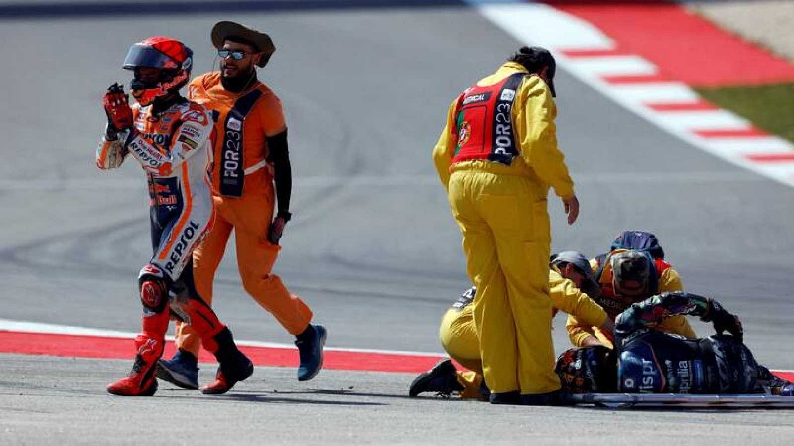 Márquez comienza el Mundial señalado por su embestir a Oliveira - ver ahora