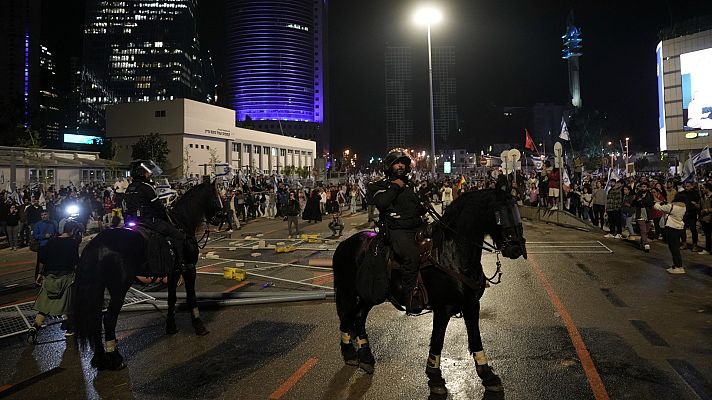 Telediario 1 - Las protestas continúan en Israel a pesar de la decisión de Netanyahu de aplazar la reforma judicial