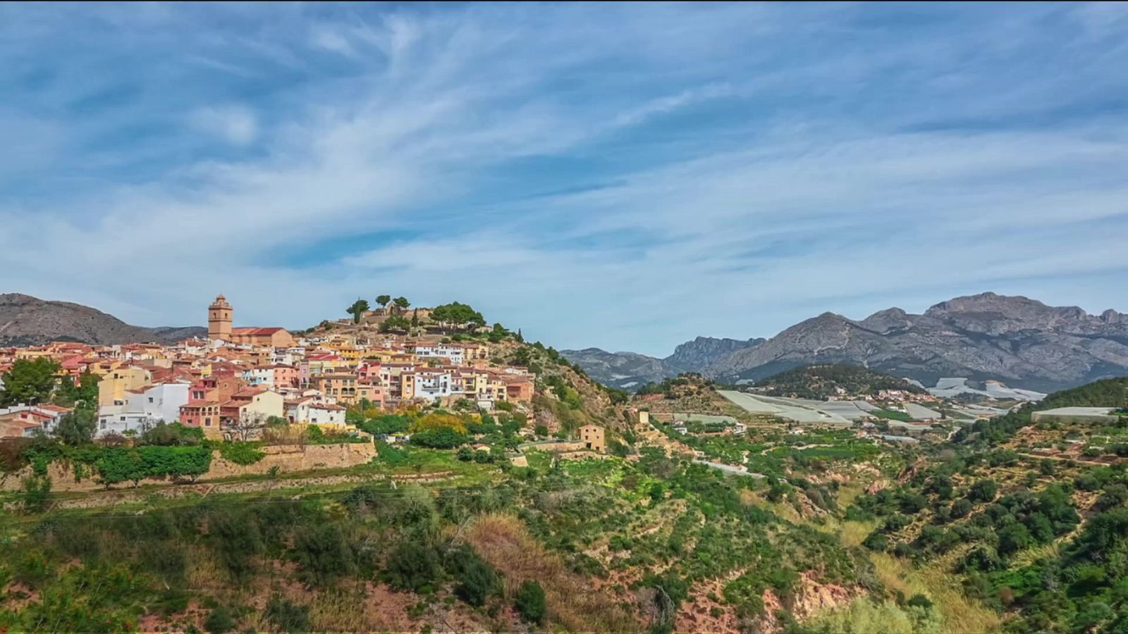 Poco nuboso o despejado en la mayor parte del país - ver ahora