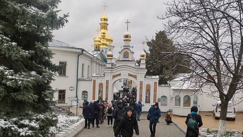 Ucrania da orden de desalojar un monasterio de Kiev por su relación con Moscú | Ver