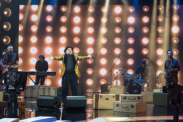 Días de tele - Javier Gurruchaga y la Orquesta Mondragón en 'Días de tele'