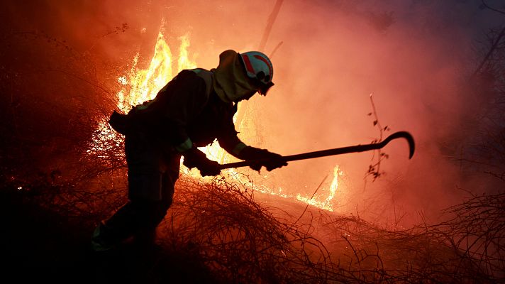 Telediario 1 - Controlados casi todos los incendios forestales en Asturias