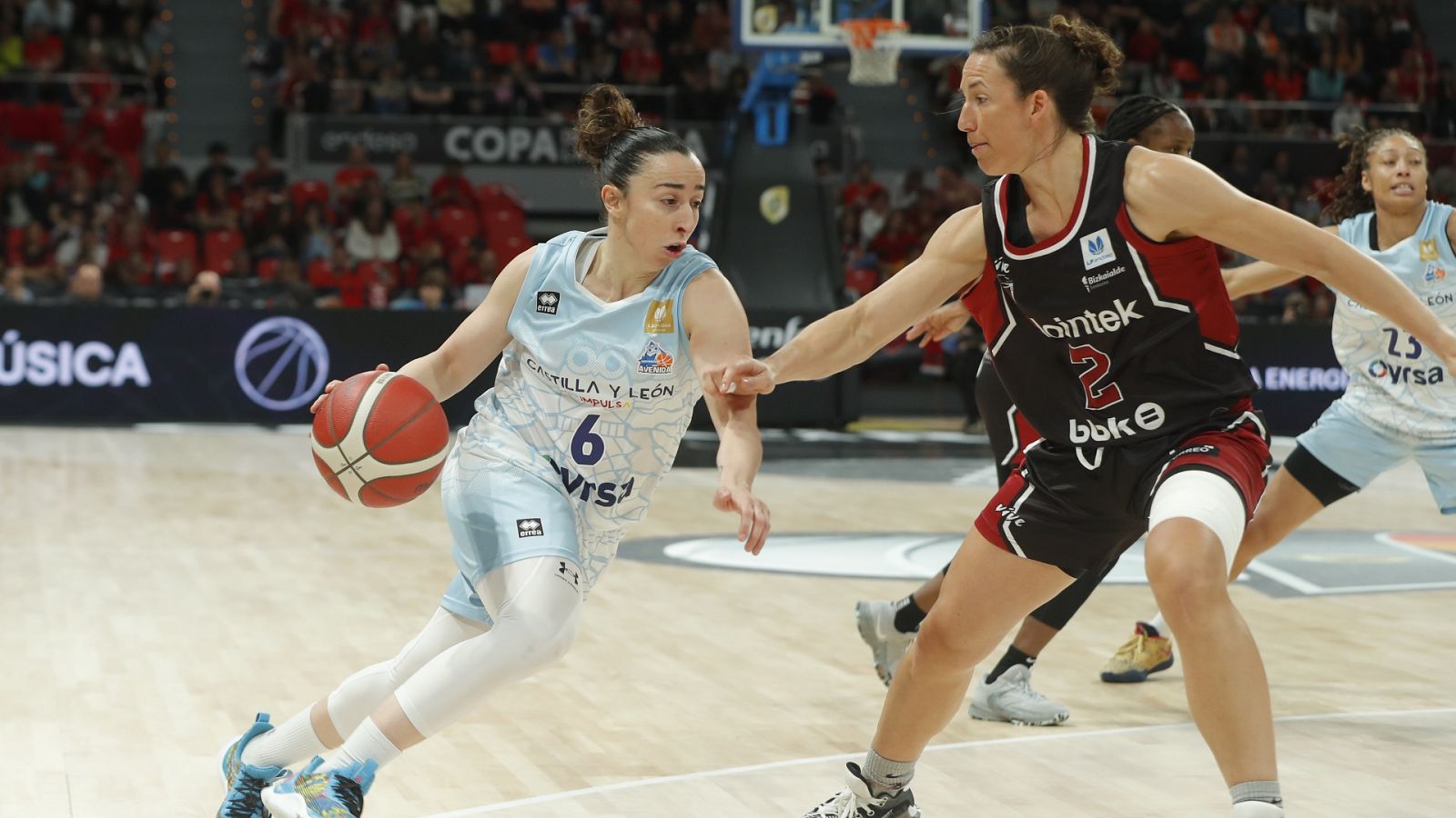 Baloncesto - Copa de la Reina 2ª Semifinal: Lointek Gernika - Perfumerías Avenida - ver ahora