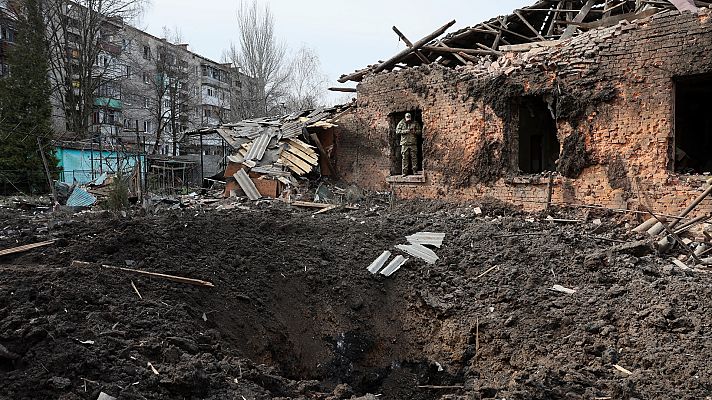 Telediario Fin de Semana - Las fuerzas rusas bombardean una zona residencial en el centro de la ciudad de Kostyantynivka