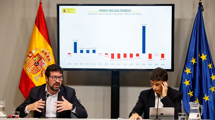 Telediario 1 - Gobierno y PP discrepan sobre los datos del paro de marzo