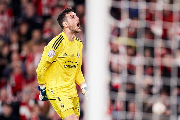 Fútbol - El recital de paradas de Sergio Herrera en San Mamés