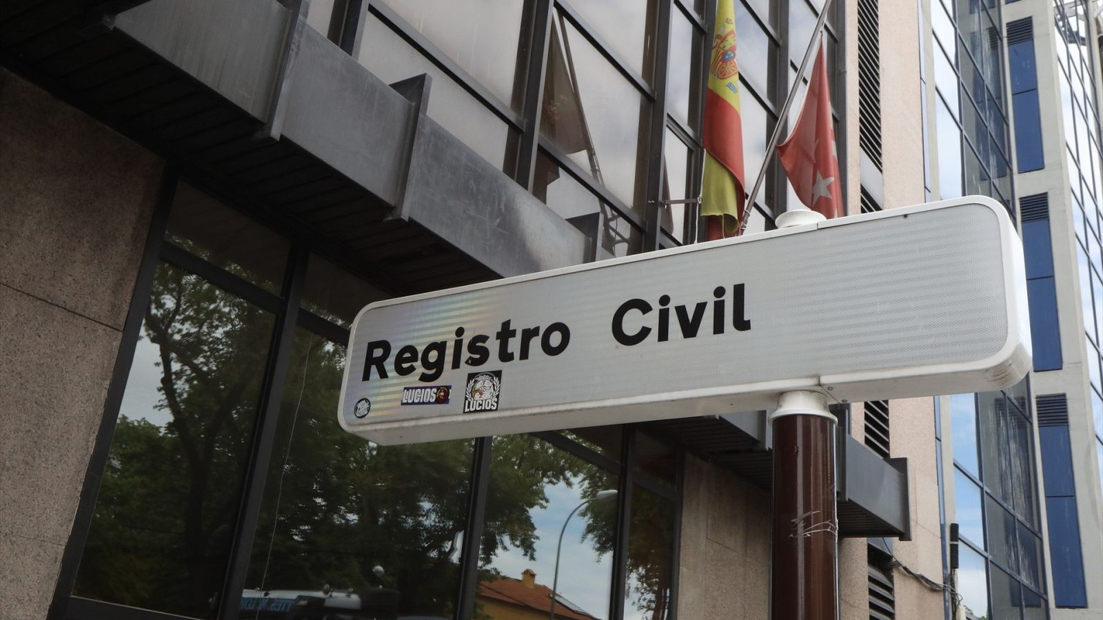 Abogado, sobre Ana Obregón: "No es que esté esquivando la ley, está cometiendo un fraude de ley" - Hablando claro | Ver