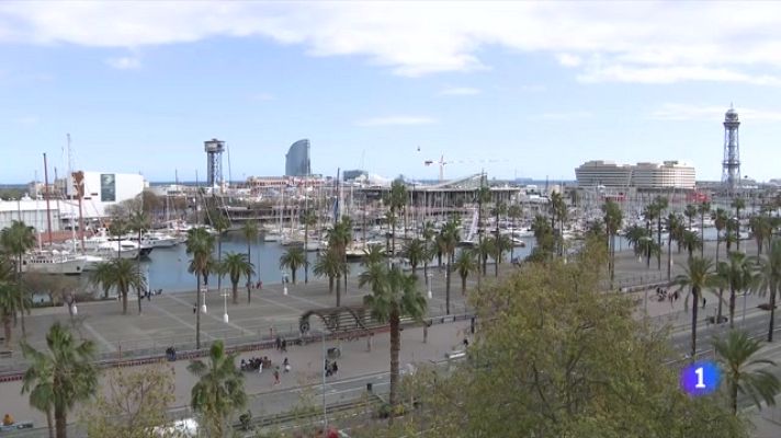 L'Informatiu - Els turistes estrangers ja omplen Barcelona com abans de la pandèmia