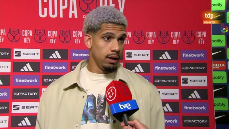 Araujo: "Me calenté un poquito con Vinicius porque estaba todo el rato hablando"