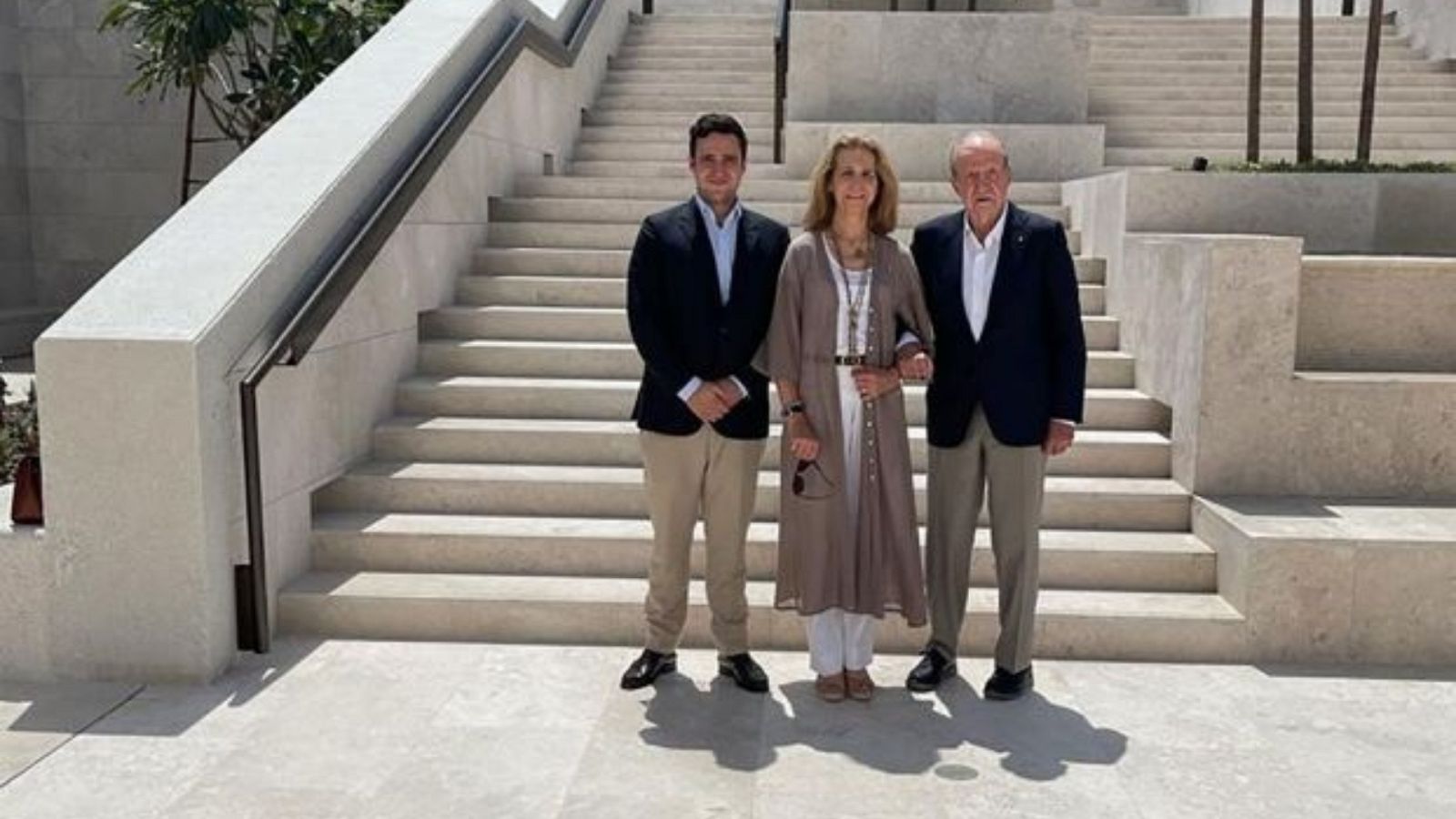 Juan Carlos, la infanta Elena y Froilán, juntos en Abu Dabi