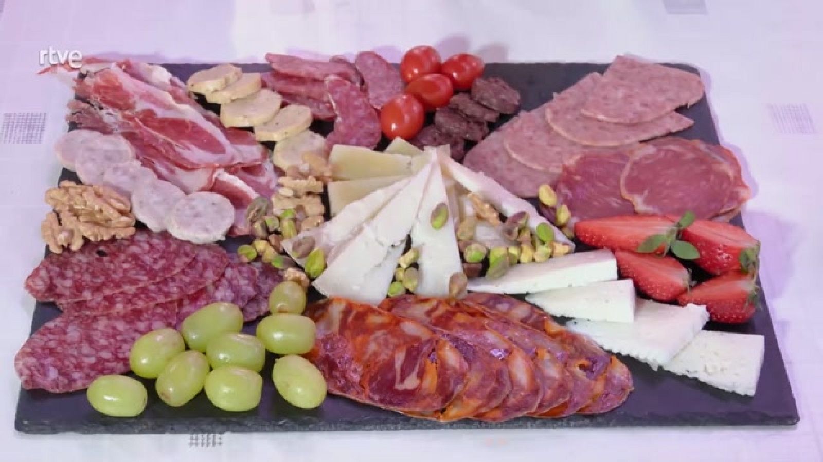 ¿Cómo decorar una tabla de embutidos? - Ahora o nunca | Ver