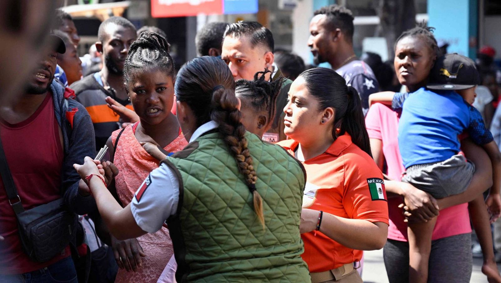 Huir para buscar refugio de los choques entre bandas en Haití
