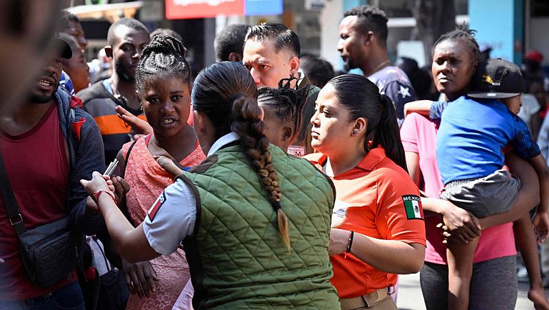 Huir para buscar refugio de los choques entre bandas en Haití