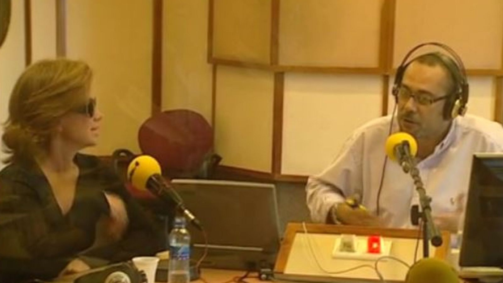 Paloma San Basilio als estudis de Ràdio 4