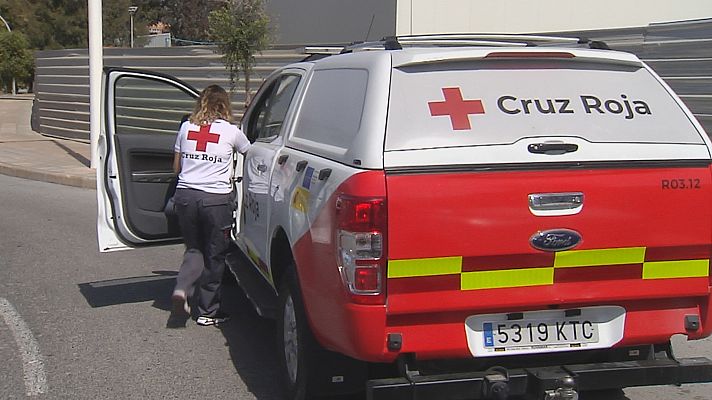 L'informatiu - Comunitat Valenciana - Llega una patera a Alicante con 43 inmigrantes a bordo