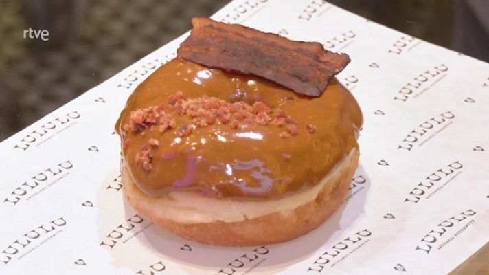 Ahora o nunca - Donut bañado en dulce de leche y bacón