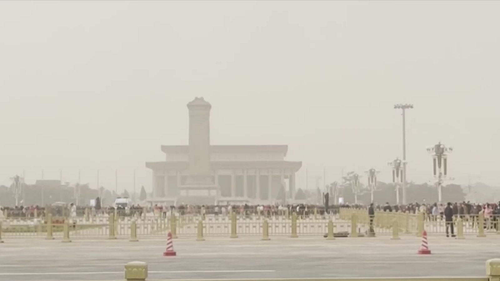 China se enfrenta a la cuarta tormenta de arena que golpea el país en un mes