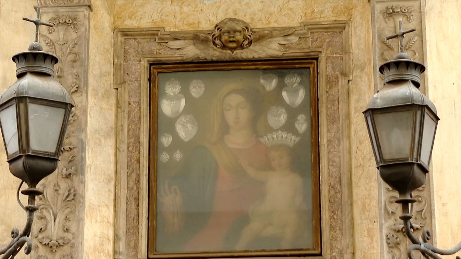 Las imágenes protectoras de Roma: las vírgenes de las fachadas