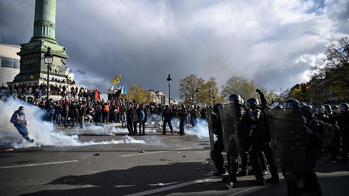 Telediario 2 - Última jornada de protestas en Francia antes de la decisión clave sobre las reformas de las pensiones