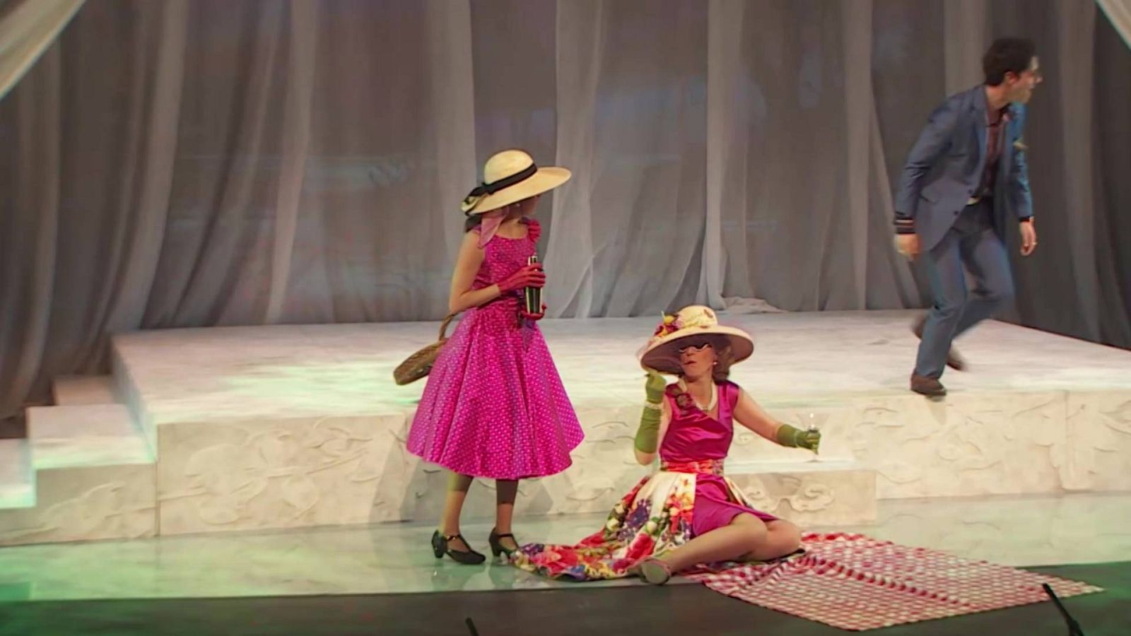 'Mañanas de abril y mayo', en el Teatro Fernán Gómez de Madrid | Ver