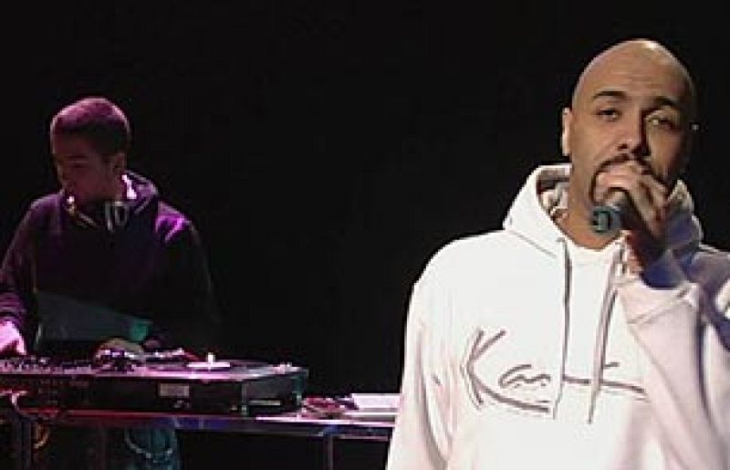 El Chojín, en La 2 Noticias. Montaje de despedida del día 4 de febrero. El Chojin rapea la actualidad de la semana.