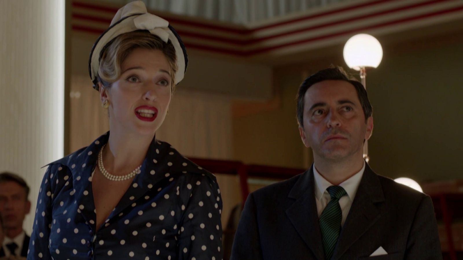 El paraíso de las señoras - Temporada 2 - Episodio 2: Miss paraíso - Ver ahora