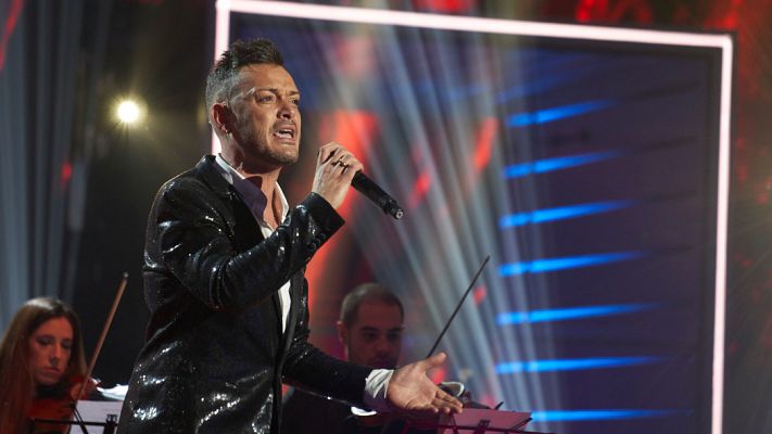 Cover Night - Pedro Bautista canta 'La gata bajo la lluvia' en Cover Night