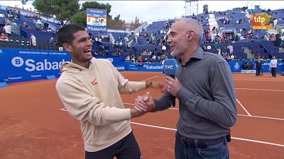 Alcaraz estrenó una camiseta que no dejó indiferente a nadie, tampoco a Corretja