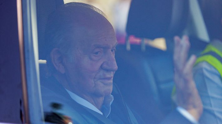 Telediario 1 - Del "situación esperpéntica" al "que haga lo que quiera": las reacciones políticas a la visita del emérito