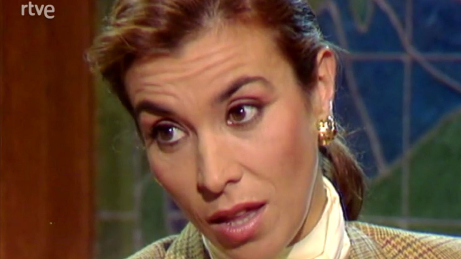 Cerca de ti - Carmen Posadas - Cerca de ti (Biografía) | Ver